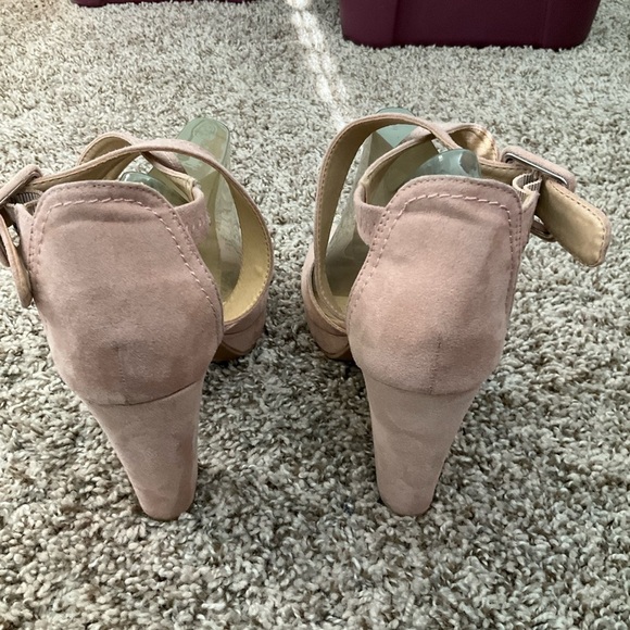 Chinese Laundry Heeled Suede Sandals Size 9.5 - Picture 4 of 10